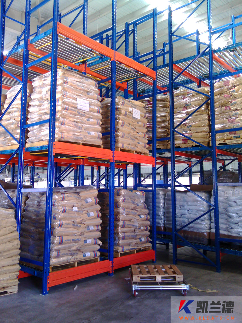 Gravity shelves-006